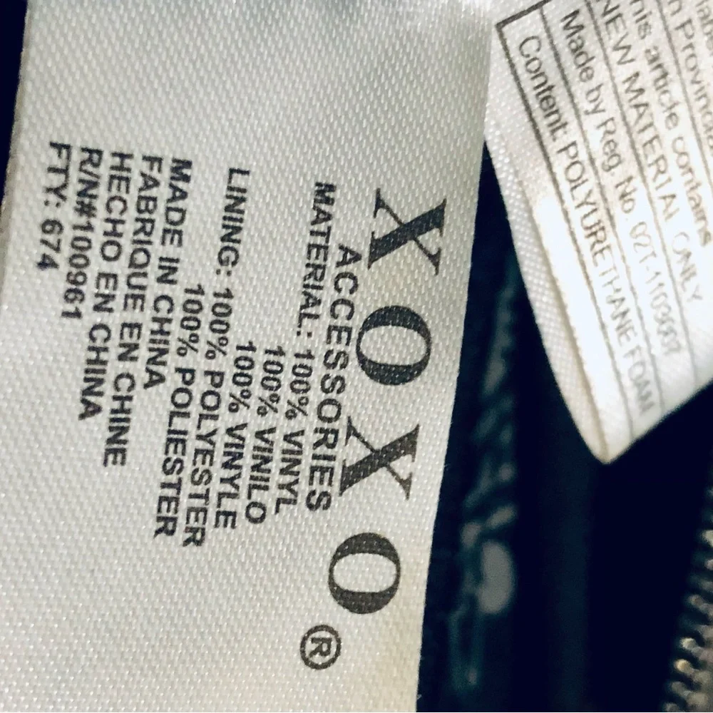 XOXO Silver Woven Hobo Bag in  basket weave zip top 10x14 NWOT